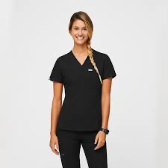 FIGS Technical Collection Catarina One-Pocket Scrub Top - Picture 1 of 9